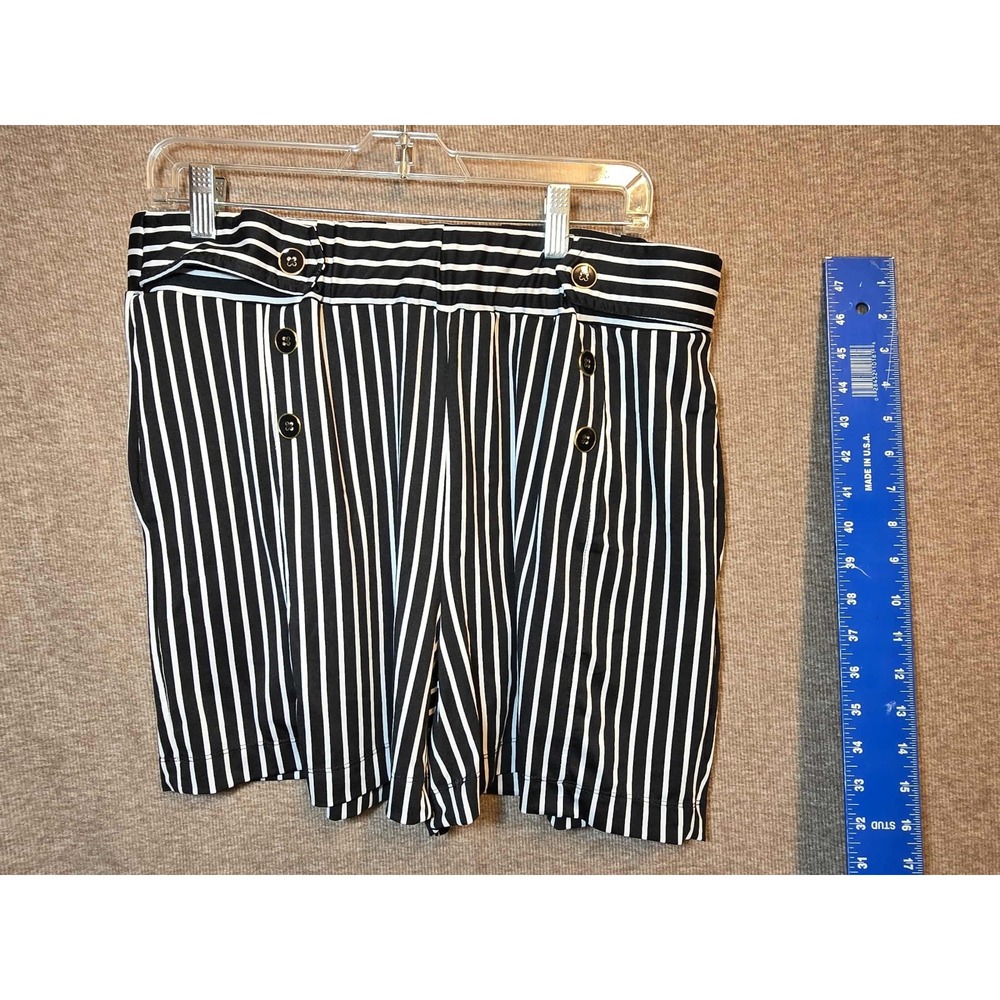 Robert Louis Women's Shorts 🖤 White Stripe Pull-On‎ Pockets Size XL Casual